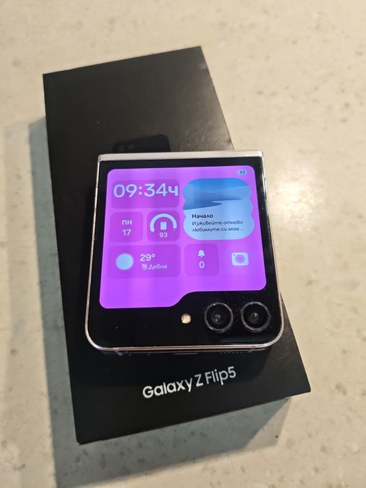 Продавам Samsung galaxy z flip 5