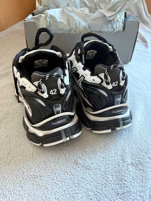 Balenciaga Runner Black White
