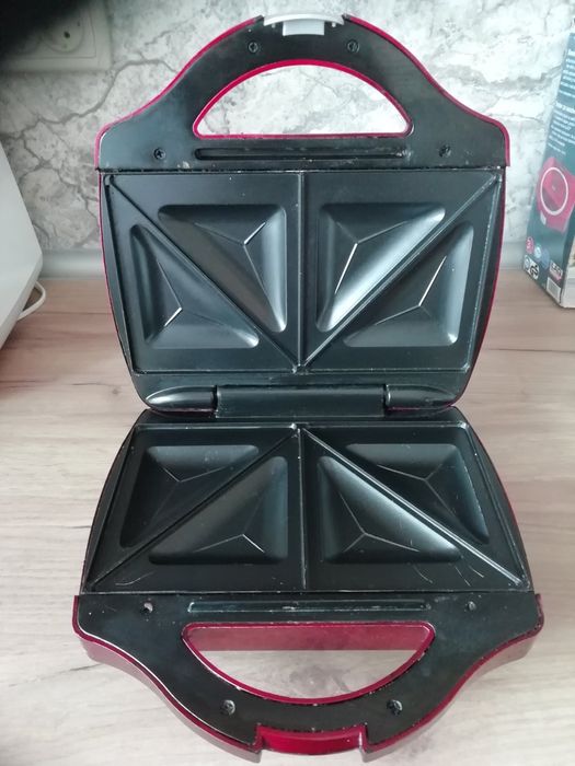 Сандвич тостер .