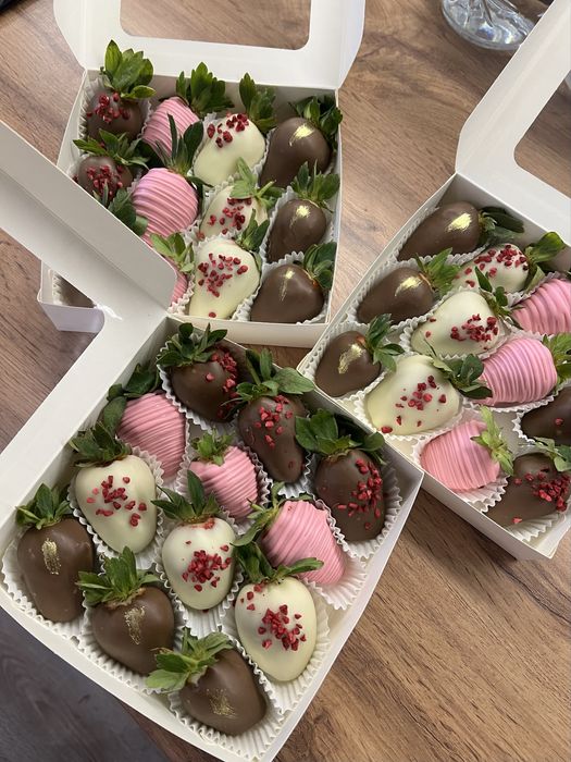 Клубника в шоколаде Астана