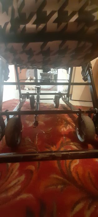 Продам коляску Новая