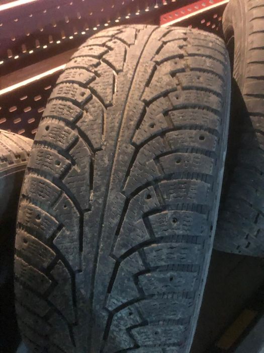 Продам шипованную резину