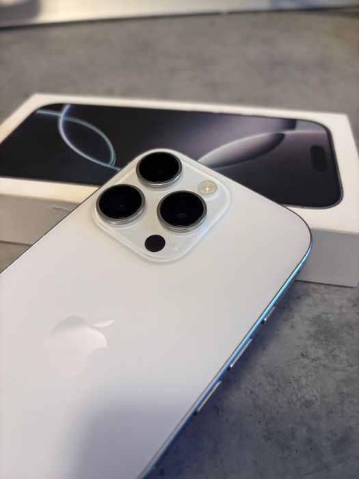iPhone 16 Pro White Titanium - Impecabil, Baterie 95%, Full Box!