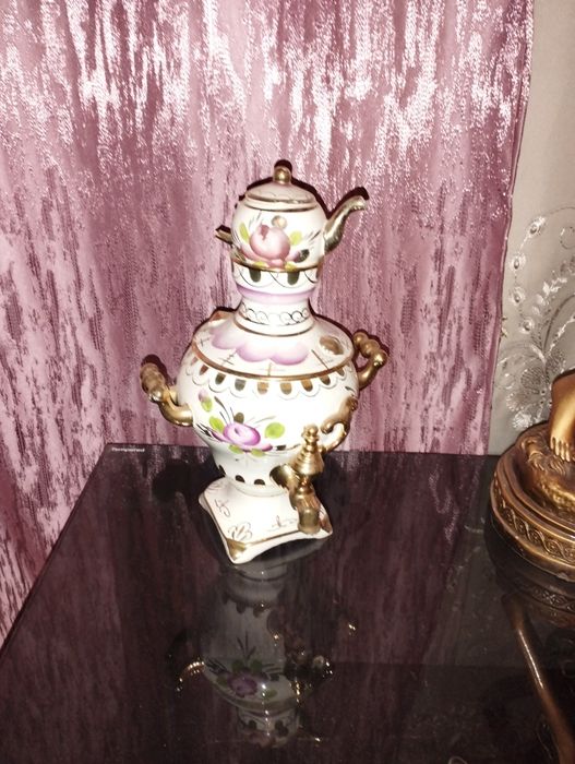 Продам фарфоровый самовар