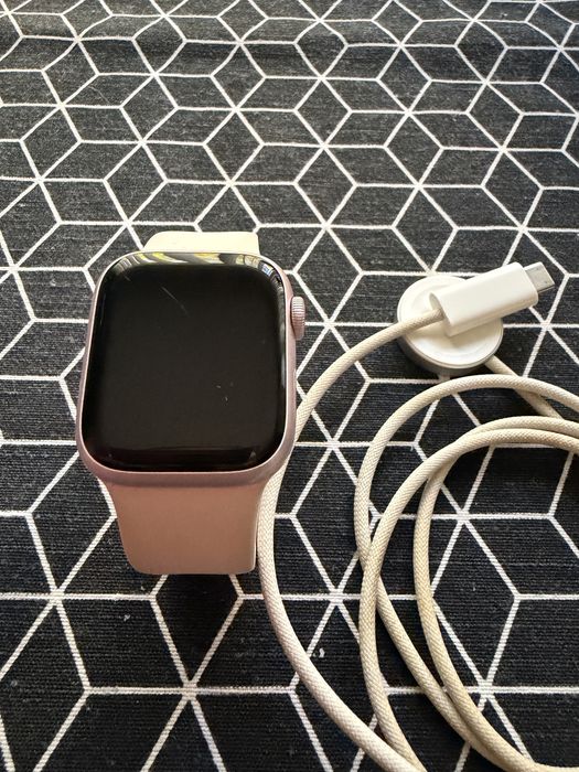Apple watch 9 41mm/87% battery