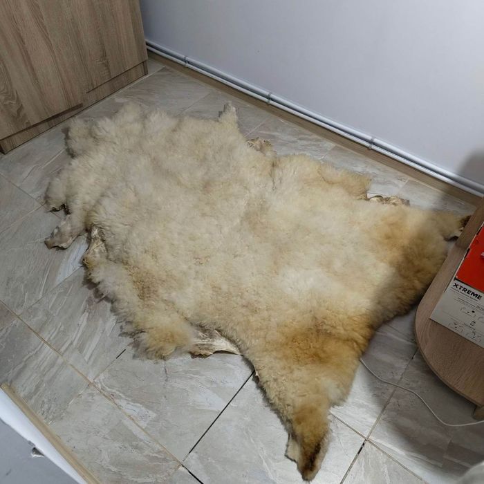 Килим от агнешка кожа