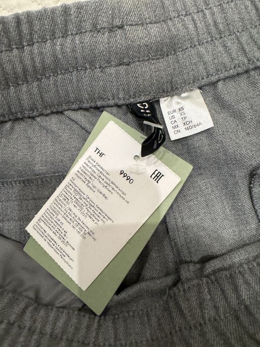 Брюки hm с лампасами