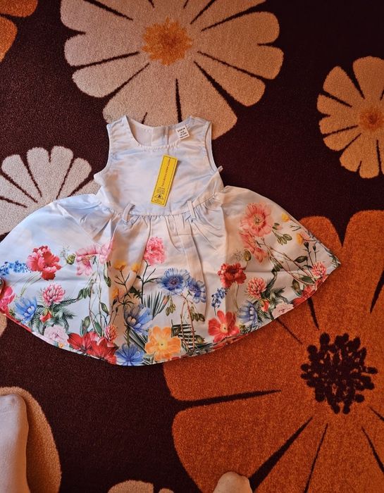 Детска рокля 12-24 месеца 15€

Детска рокля за момиче 12-24 месеца, п