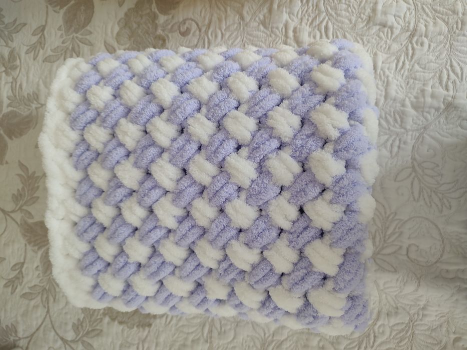 Детско одеяло ръчно изплетено