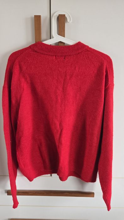 Н&М червен мек пуловер