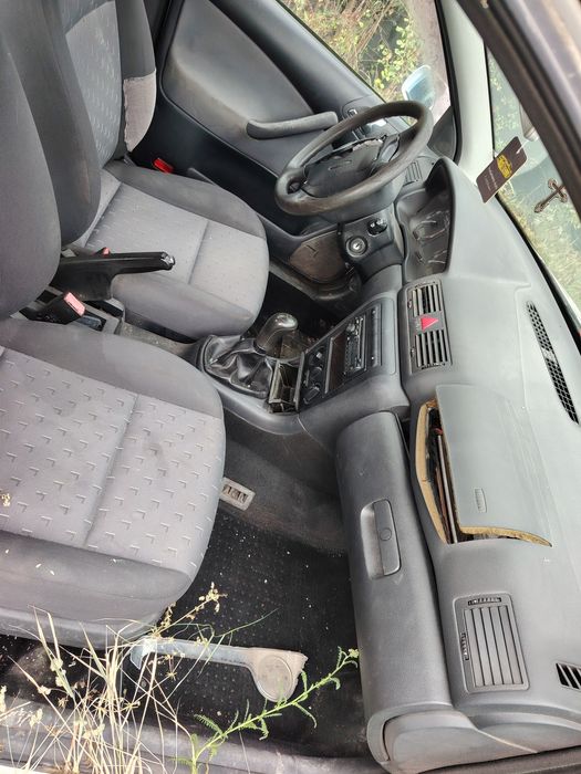 Vând urgent Skoda Octavia avariat 1.4 benzina