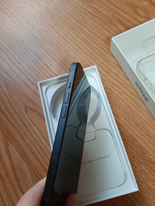 iPhone 15 – 98% Battery Health – Кутия и зарядно – Отлично състояние