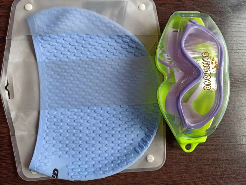 Очки, шапка для плавания