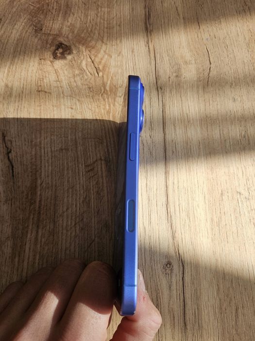 IPhone 16 Ultramarin