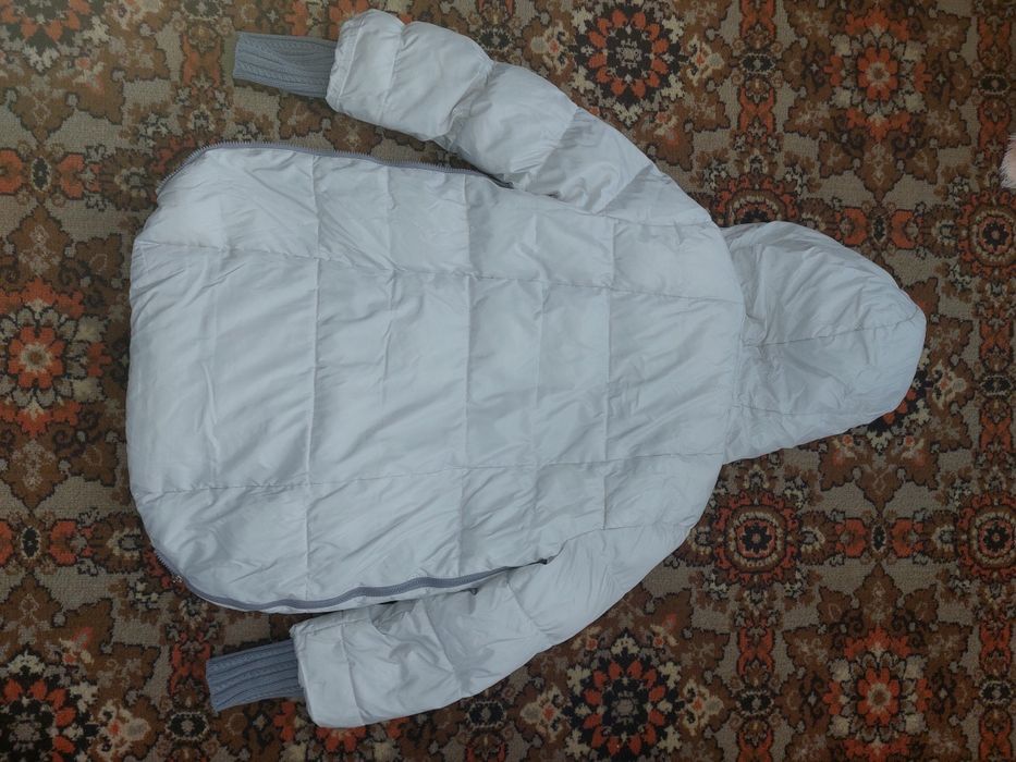 Продам куртку. Носила сезон.