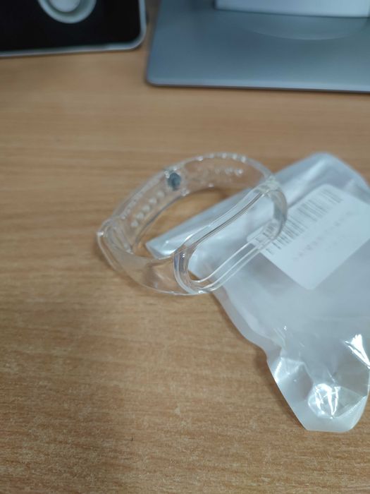 Каишки за Xiaomi mi band 6,7, и оригинален кабел за зареждане.