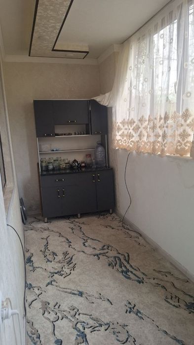 Birinchi etaj ikki xonalik kvartira Uy sotiladi pul zarur uchun tezda