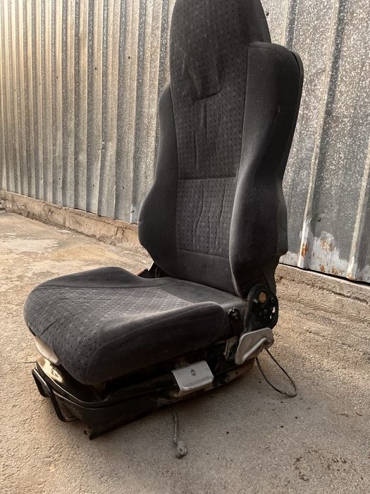 Продам сиденье водительское