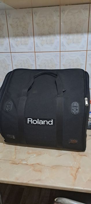 Ofer spre vanzare husa roland