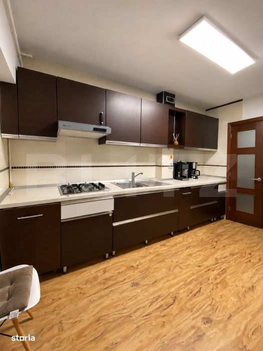 Apartament cu 3 camere, 77 mp, Sud-Est