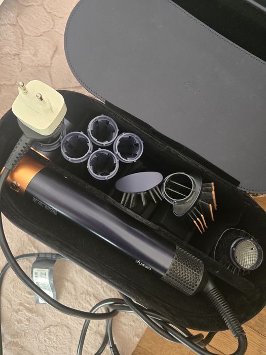 Dyson Airwrap HS01, безупречно състояние