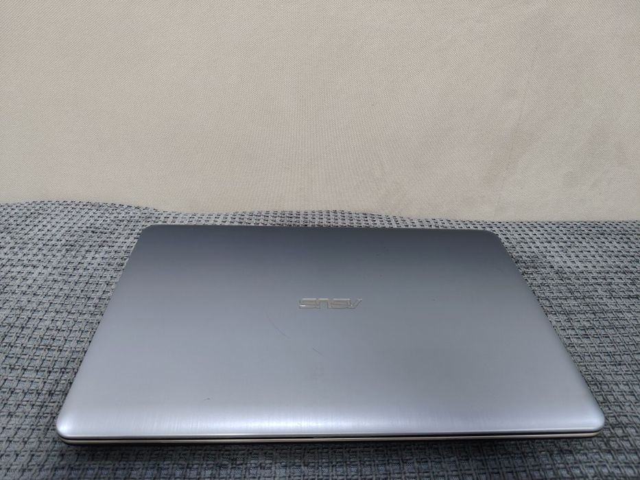 Ноутбук Asus в отличном состоянии