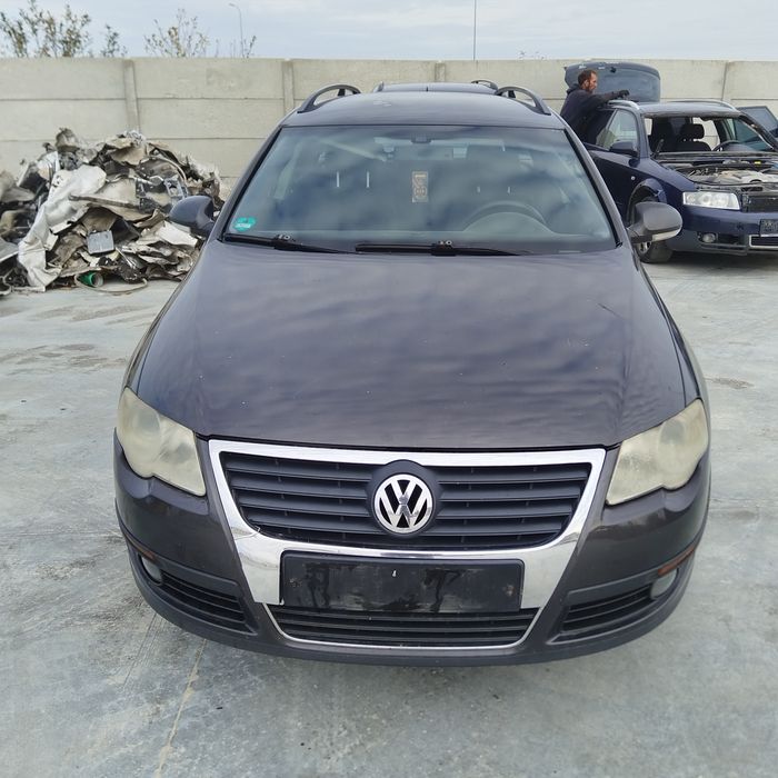 Far/faruri stanga/dreapta Vw Passat B6 an 2005-2010