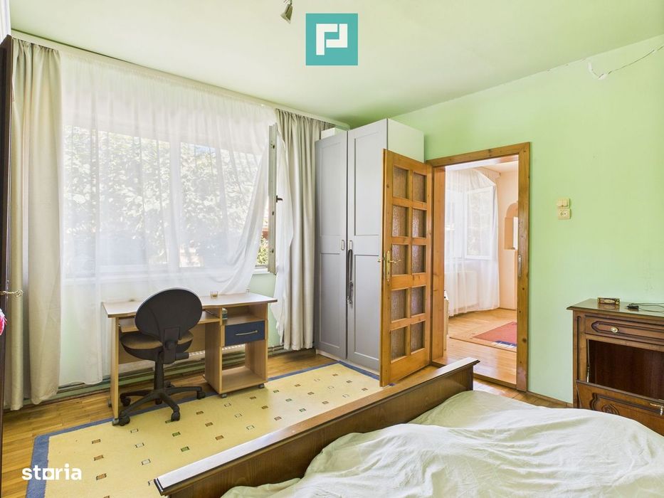 Casă cu 4 camere și teren de 1450 mp în Aradul Nou