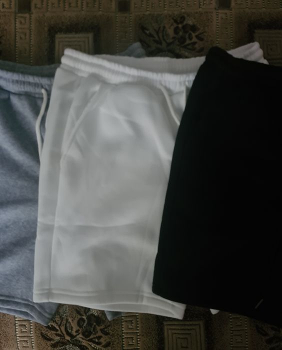 Pantaloni scurti Zara