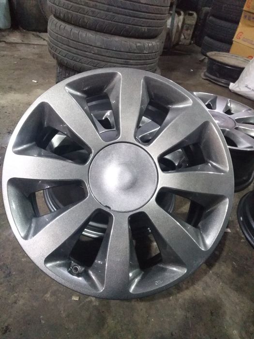 Киа оригинал на 18