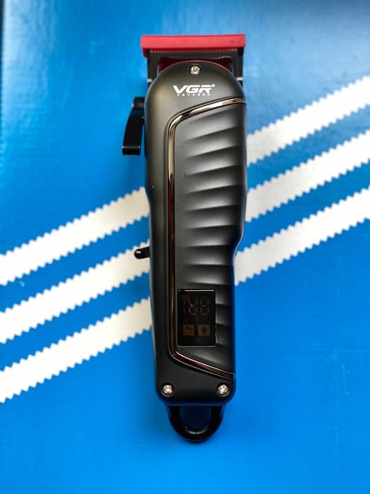 Masina de tuns VGR Voyager V-683 PROFESIONAL - autonomie 200 min