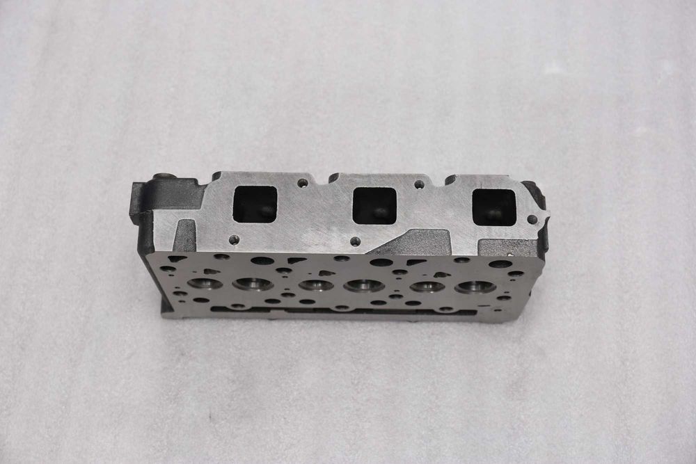 Chiulasa motor D1503 - Piese pentru motor Kubota