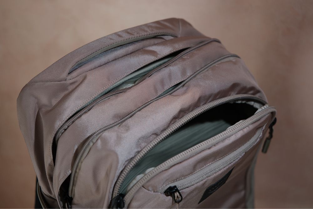 Osprey Aoede 21L Commuter Airspeed Backpack, Tan Concrete