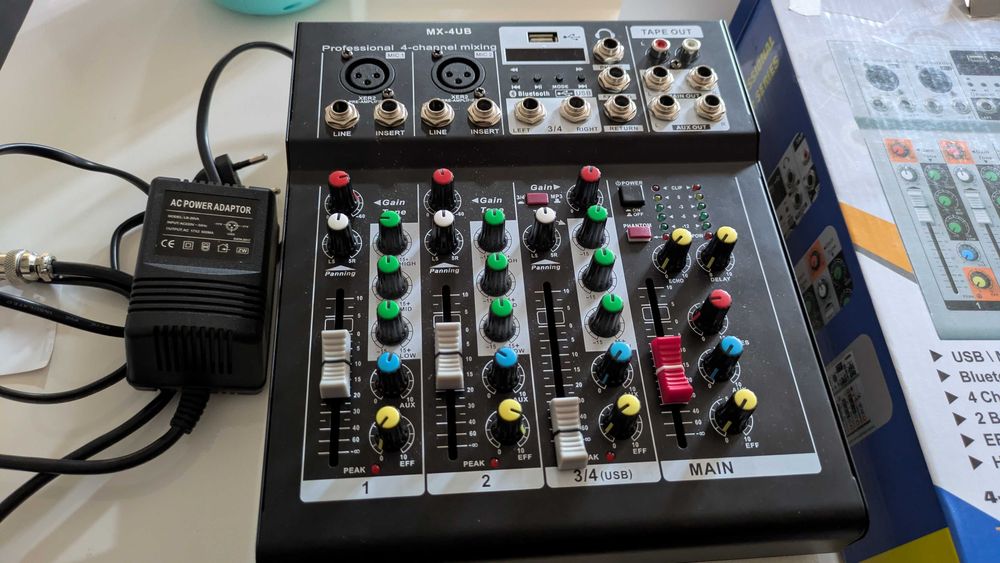 MX-4UB 4-канален професионален аудио миксер с USB, Bluetooth и ефекти