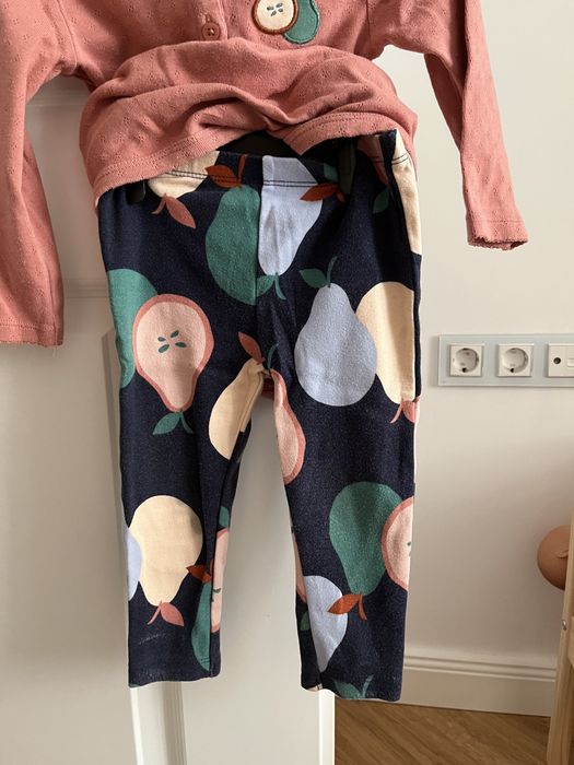 Vand set Carters marimea 12-18 luni roz cu pere pentru fete