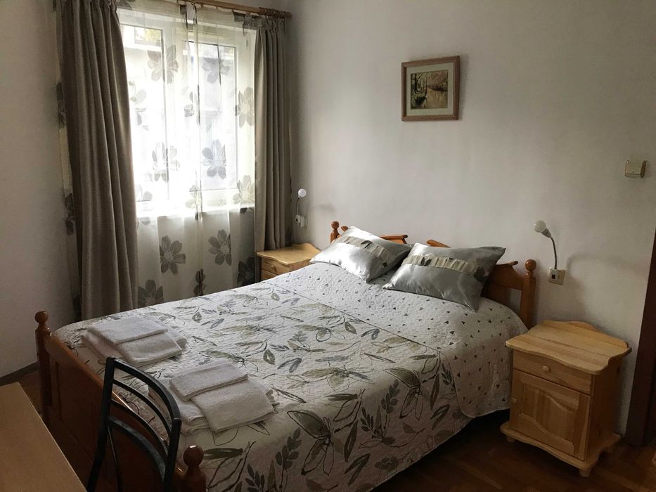 Дава се под наем Двустаен апартамент в Варна, Център - 70 кв.м за 490 € - Снимка #2