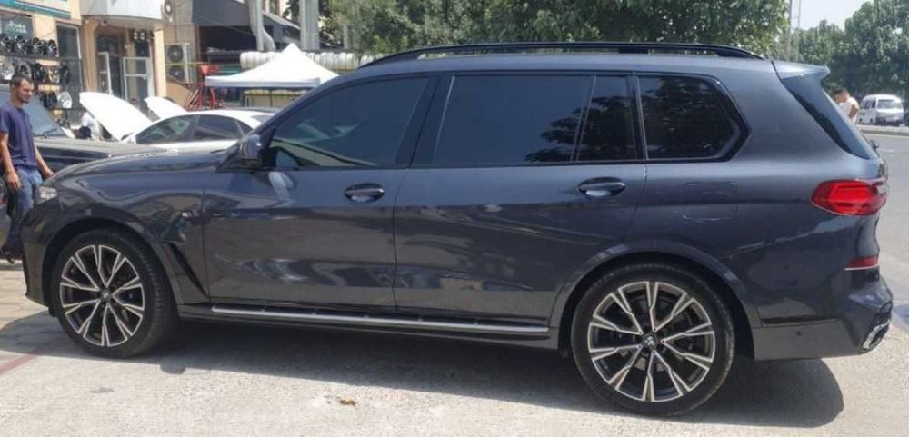 BMW X7 XDrive 50i  individual