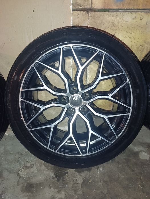 Продам 4 колеса в сборе 235/45/R18