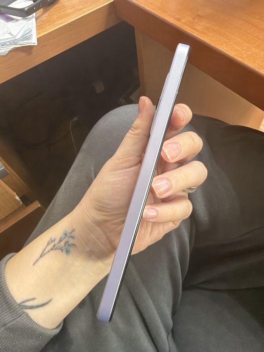 Продам телефон xiaomi redmi note 14