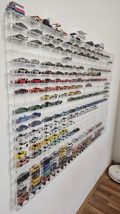 Raft din plexi pentru hotwheels  cu 280 locuri cu 2 usi