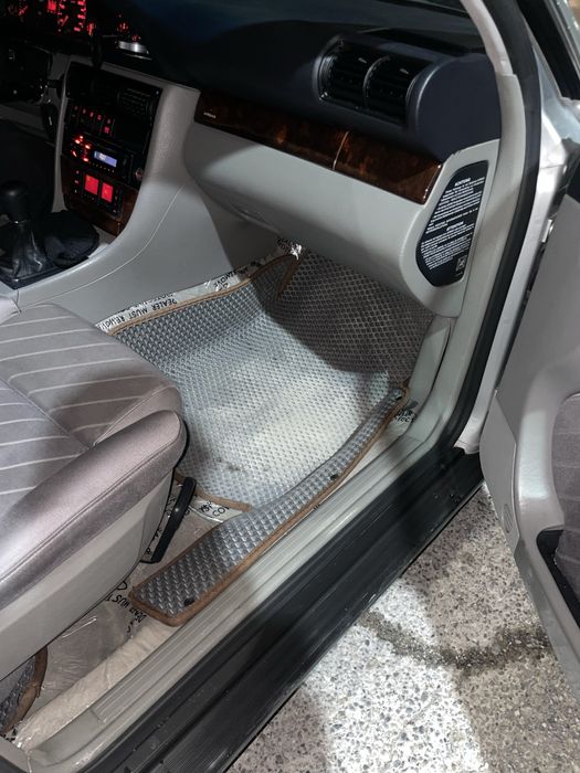 Полик Ауди А6 идалный