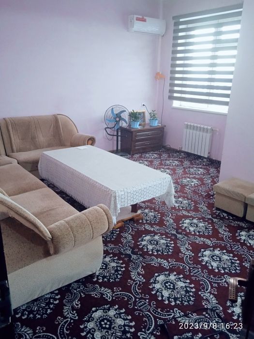 Истиклол стадиони рупарасида Уй сотилади