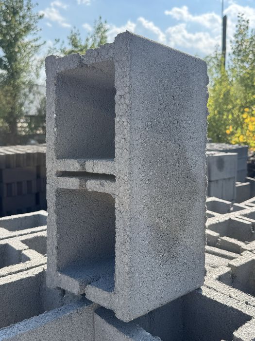 Prefabricate beton , coame gard ,caciuli stalpi, boltari beton