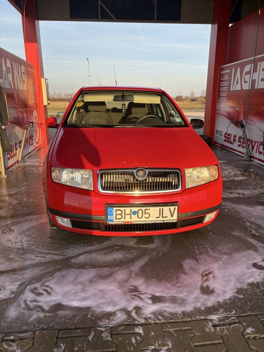 Vand skoda fabia 1.2 benzia  masina personala de 10 ani