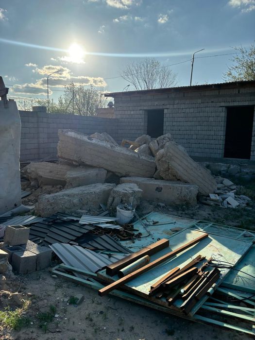 Продается бу мебели и бетонные блоки