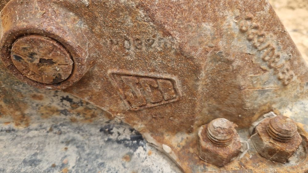 Продам ковши и вилы