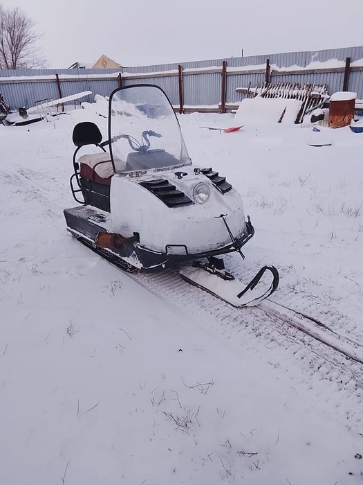 Продам снегоход буран