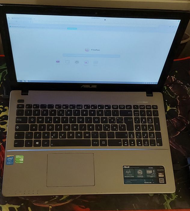 Laptop Asus i7, RAM 12 GB, SSD 120GB,