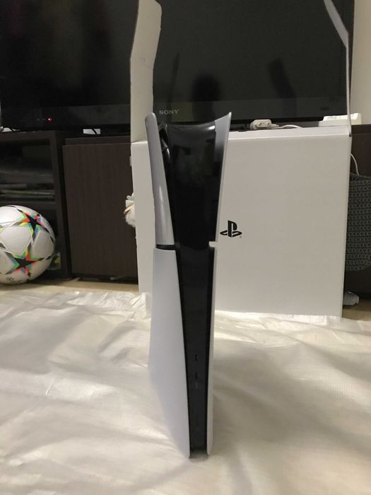 PS5 конзола + контролер | Отлично състояние | Видео при интерес