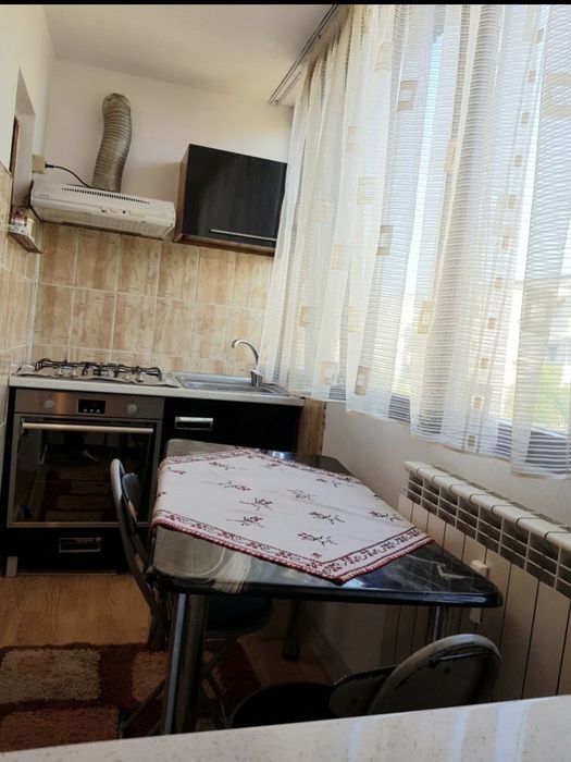 De inchiriat apartament 3 camere(transf.din 2), etaj 3, zona  Carrefour- Crihala.